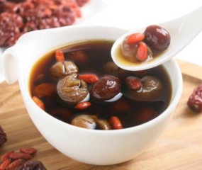 4 công dụng của nước kỷ tử ngâm táo đỏ